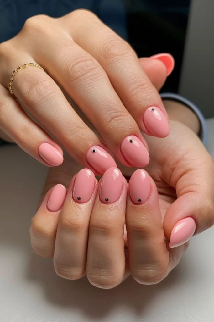 Simple Dot-Eye Pink Summer Nails