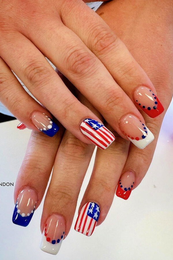 Show off your patriotic spirit with cute 4th of July nail designs! Discover simple and glittery red, white, and blue nails that will wow everyone.
