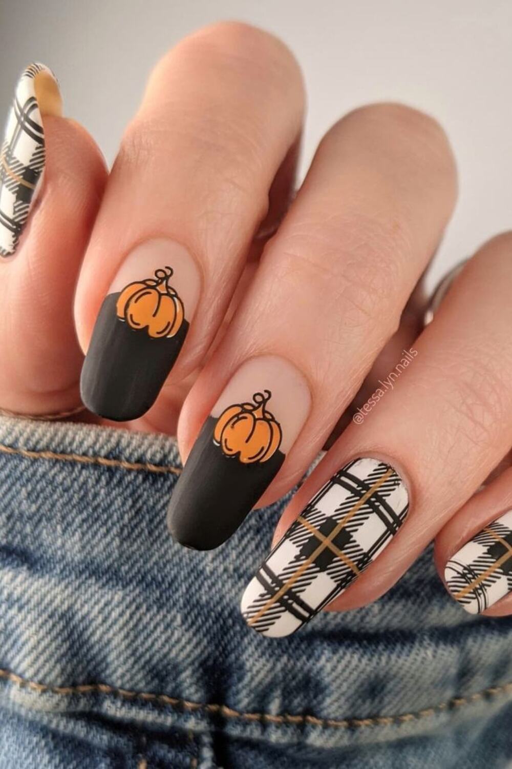 31-pumpkin-nail-designs-you-need-to-try-this-fall